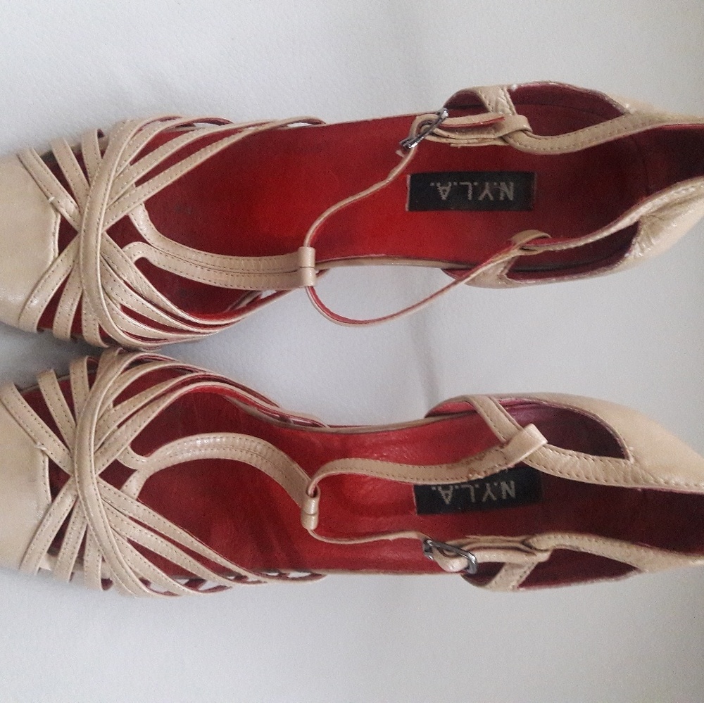 Shoes - Picture 4 of 6